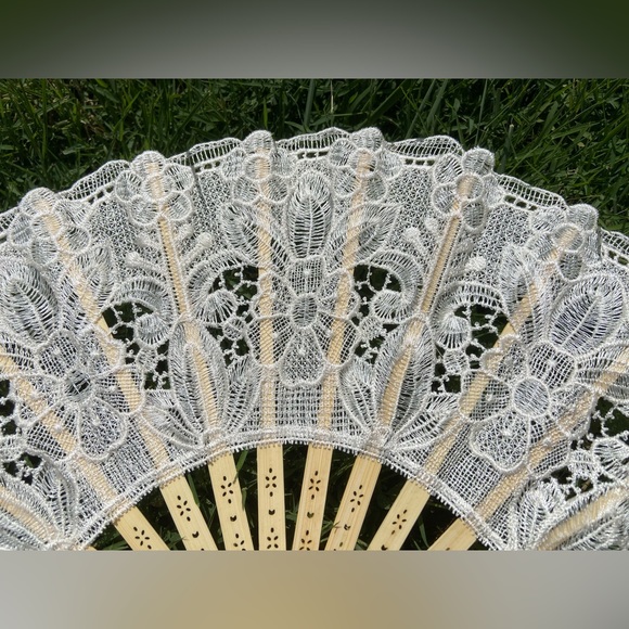 Lace Fan with Floral Design for Wedding - Picture 5 of 11